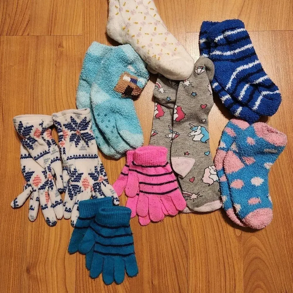 N/A socks mittens